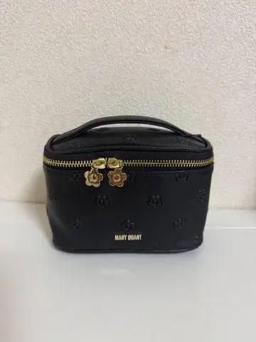 MARYQUANT 마리콴 파우치