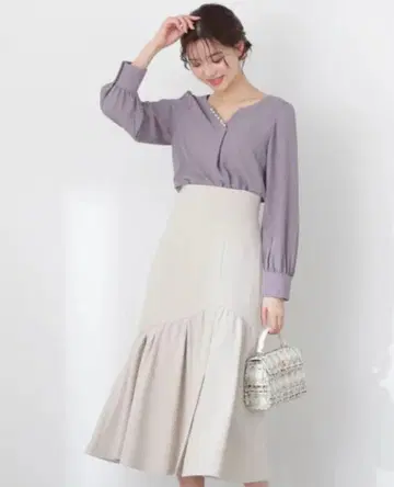 프로포션 바디 드레싱 사이드 슬릿 머메이드 스커트 베이지