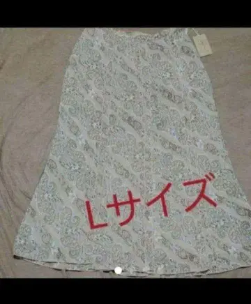 L 사이즈 새상품 택 포함 멋진 페이즐리 쉬폰 부드러운 롱 스커트입니다.