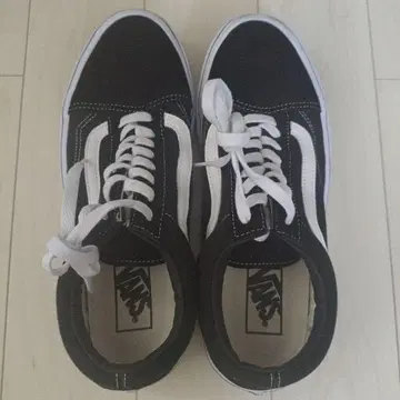 Vans 블랙/화이트 스니커즈 24.5cm