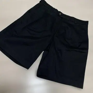 Used SAVANE 블랙 코튼 숏 팬츠 턱이 있는 심플한 디자인