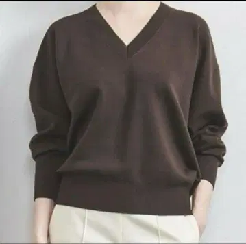 UNITED ARROWS 소프트 스무스 V넥 니트
