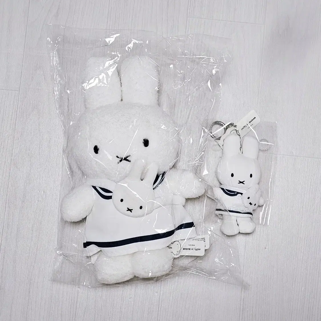 5月12日以降配送 miffy in BUSAN 釜山 バーバラ Miffy Busan Limited Edition Doll (Sailor Miffy) on Bunjang