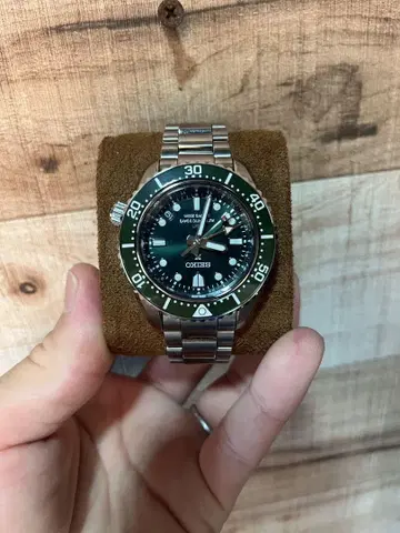 세이코 다이버 워치 그린 베젤