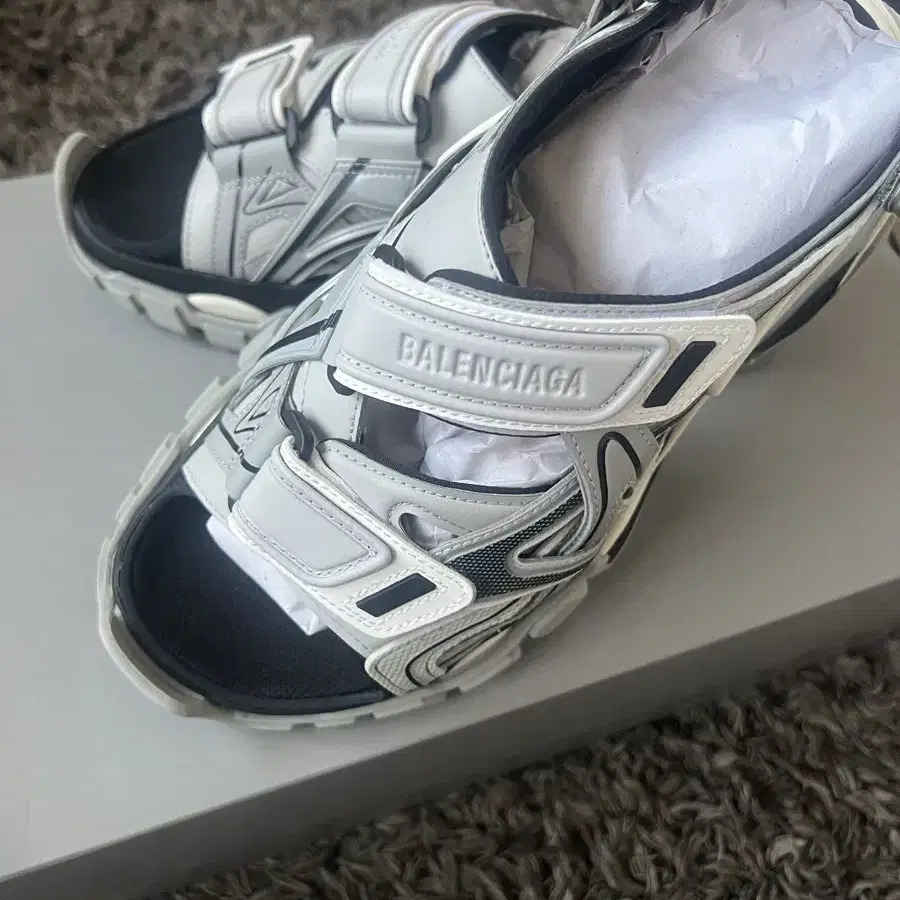 7月限定価格！Balenciaga Track S バレンシアガトラックサンダル ✨新品未使用✨バレンシアガ Track Thong Sandal Black 黒