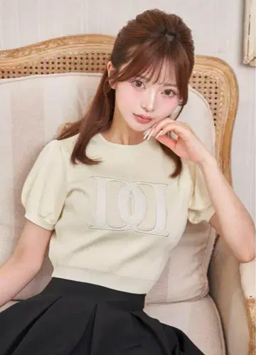 Darich 백 오픈 아플리케 니트 탑