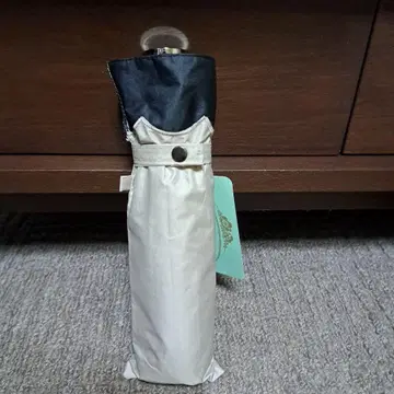 블랙과 베이지 접이식 우산 우천 겸용
