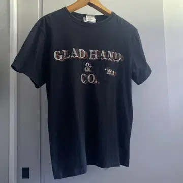 GLAD HAND & CO. 블랙 티셔츠