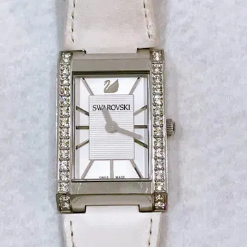 스와로브스키 크리스타스퀘어 화이트 실버 여성용 손목시계 새상품급