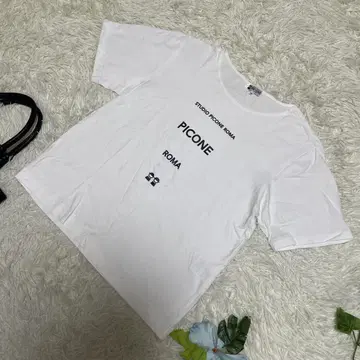 새상품급 피코네 반팔 티셔츠 화이트 센터 로고 코튼 일본제 38 M
