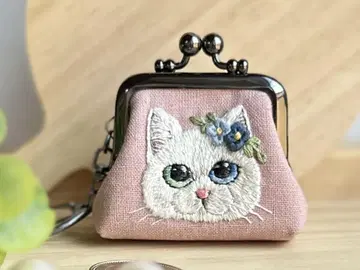 손자수 고양이 작은 통통한 가마구치 화이트 고양이 오드 아이