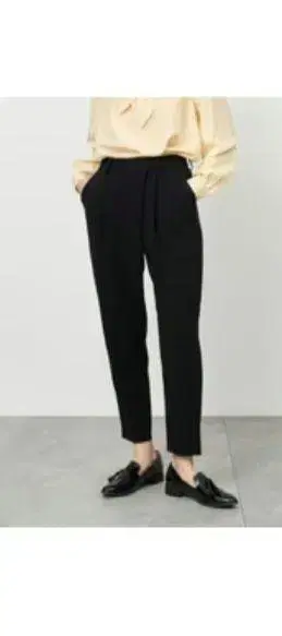 SOEJU 소주 턱 팬츠 블랙 M