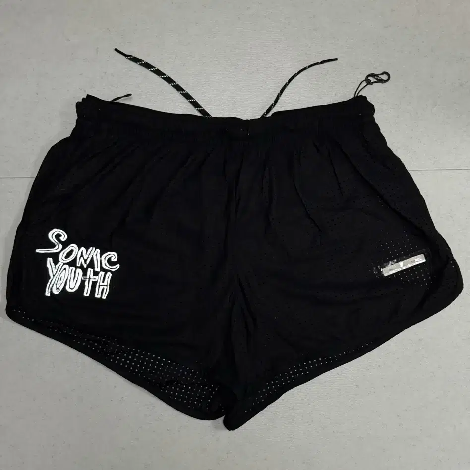 Elimeno EL Two-Tuck Heavy Bermuda Pants Black on Bunjang