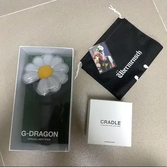 新品⭐︎G-DRAGON OFFICIAL LIGHT STICK CRADLE G-DRAGON - OFFICIAL LIGHT STICK CRADLE
