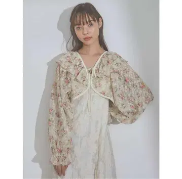 메리 제니 플라워 프릴 볼레로 아이보리
