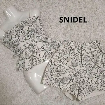 SNIDEL 플라워 프린트 셋업