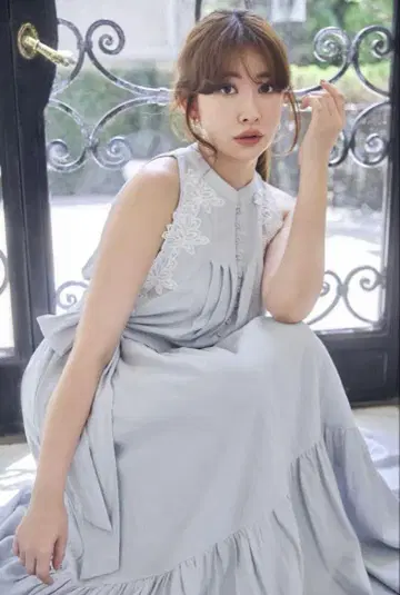 노팅 힐 벨트 드레스