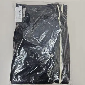 뉴에라 저리 M