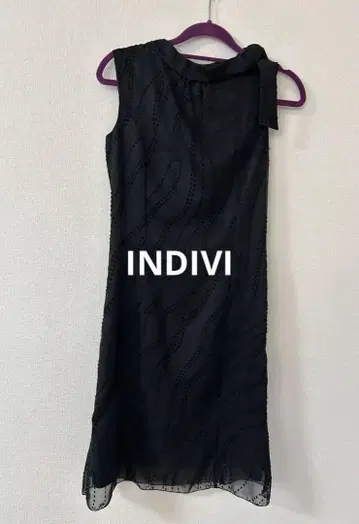 INDIVI 블랙 슬리브리스 무릎 기장 원피스 36