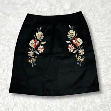 프레슈르 시엘 꽃무늬 자수 스커트 블랙 검정 허리 일부 밴딩 플라워