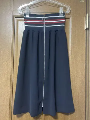 자라 플레어 스커트 무릎 기장 미들 여름 스포티 네이비