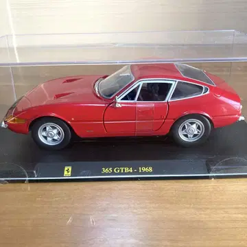 페라리 365 GTB4 1968 데아고스티니 미니카 1/24