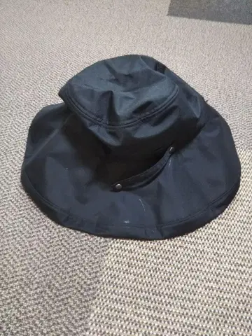SUN BARRIER 100 블랙 버킷 햇 L