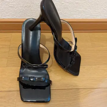 블랙 스퀘어토 샌들 24.5
