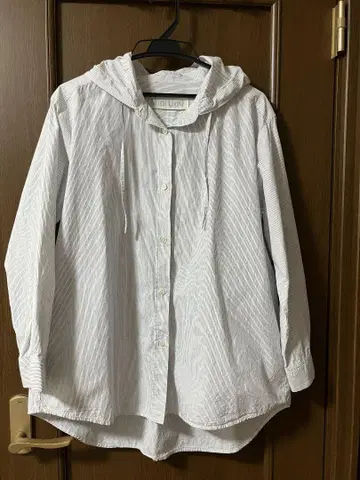Midi Umi 미디 우미 후드 부착 숏 셔츠