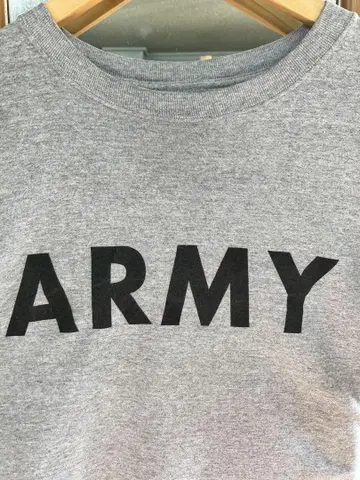 ARMY 로고 티셔츠 그레이 L 사이즈 수리 흔적 있음 페인트