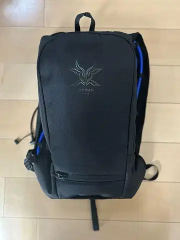 블랙 백팩 중형 로고