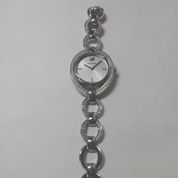 할인 SWAROVSKI 실버 라운드 페이스 시계