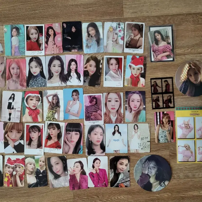 Apink ボミ　公式トレカ　サンタ Apink photocard on Bunjang Global Site.