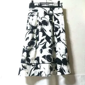 TO BE CHIC 투 비 시크 플라워 스커트 SIZE 40