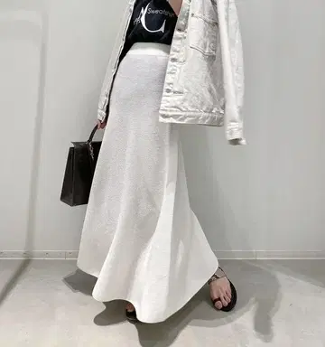 두지엠 클라세 스커트 화이트
