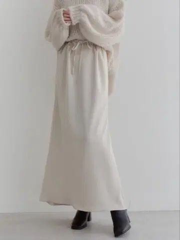 amel 새틴 스커트 아이보리