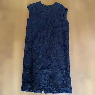 UNITED ARROWS 네이비 꽃무늬 자수 원피스