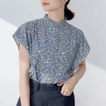 쿠미쿄쿠 개더 라이트 데신 블라우스 꽃무늬
