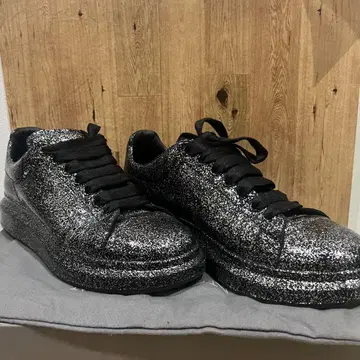 미사용 새상품 정가 10만~Alexander McQueen 블랙 글리터