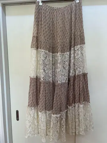 Charlotte Russe 꽃무늬 레이스 롱 스커트