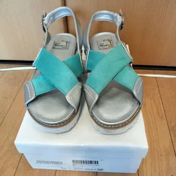 neue marche 크로스 스트랩 샌들 23~23.5cm