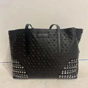 JIMMY CHOO 블랙 스터드 토트 백