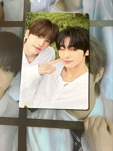 안녕하세요, 한류즈 신유 한진입니다.