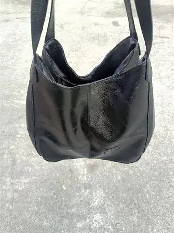 블랙 가죽 숄더백