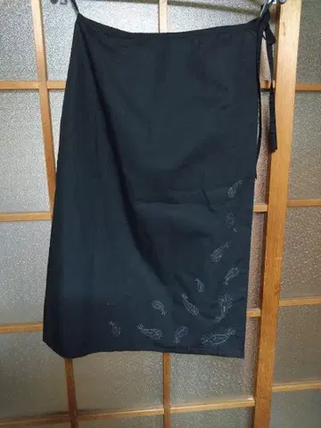 COMME CA ISM 블랙 자수 타이트 스커트 M
