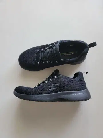 Skechers Lite-Weight 블랙스 스니커즈