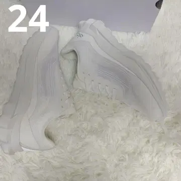 ALO Yoga Alo Runner 러닝화 화이트 24cm