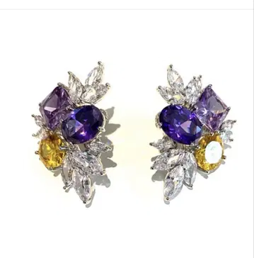 the Hanyl Bijoux 플라워 귀찌