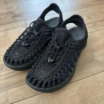 KEEN 블랙 스포츠 샌들 23cm