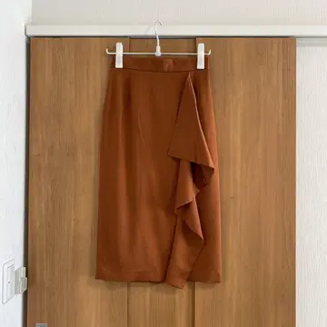 LOUNGEDRESS 새틴 타이트 스커트 무릎 아래 길이 브라운